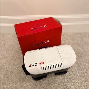 White Virtual Reality Headset evo vr